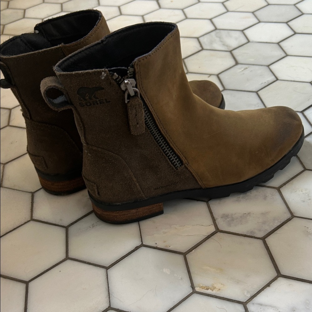 Sorel Emelie Boot Tan Leather Ankle Boots with Side Zipper